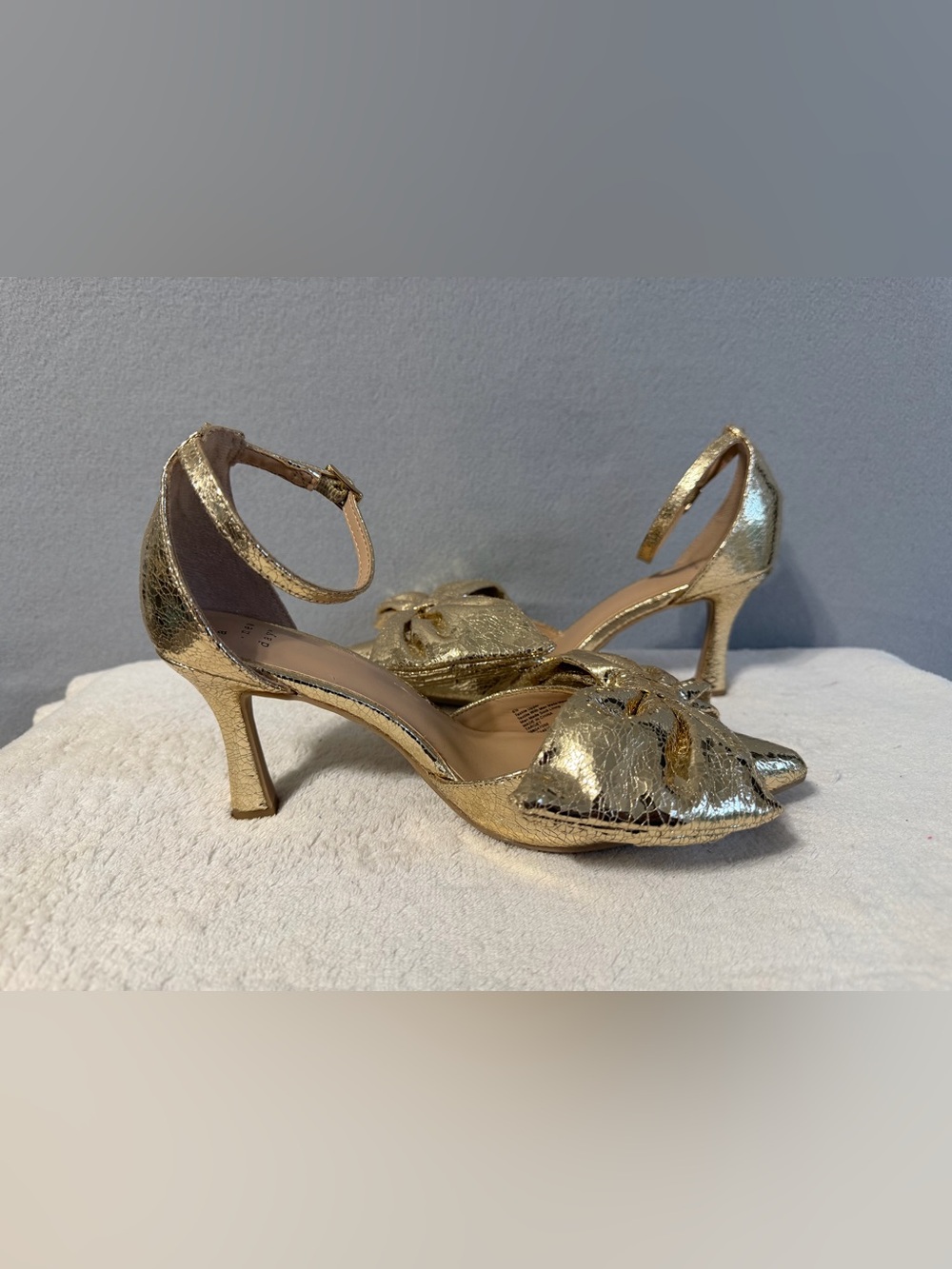 A New Day Grace Bow Heels s6.5 Women’s Gold Color - Picture 5 of 9